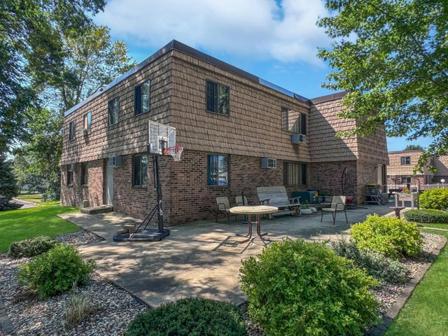 111 & 107 Dorothy Street, Fairmont