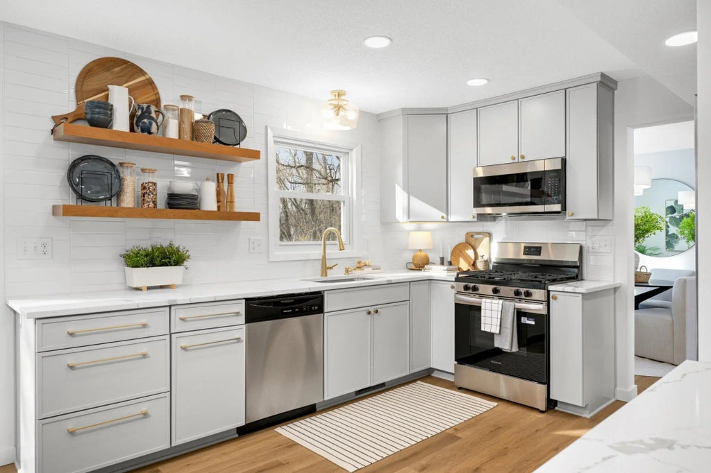 3835 Harbor Lane N, Plymouth