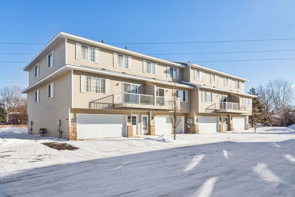 2533 Cobble Hill Court F, Woodbury