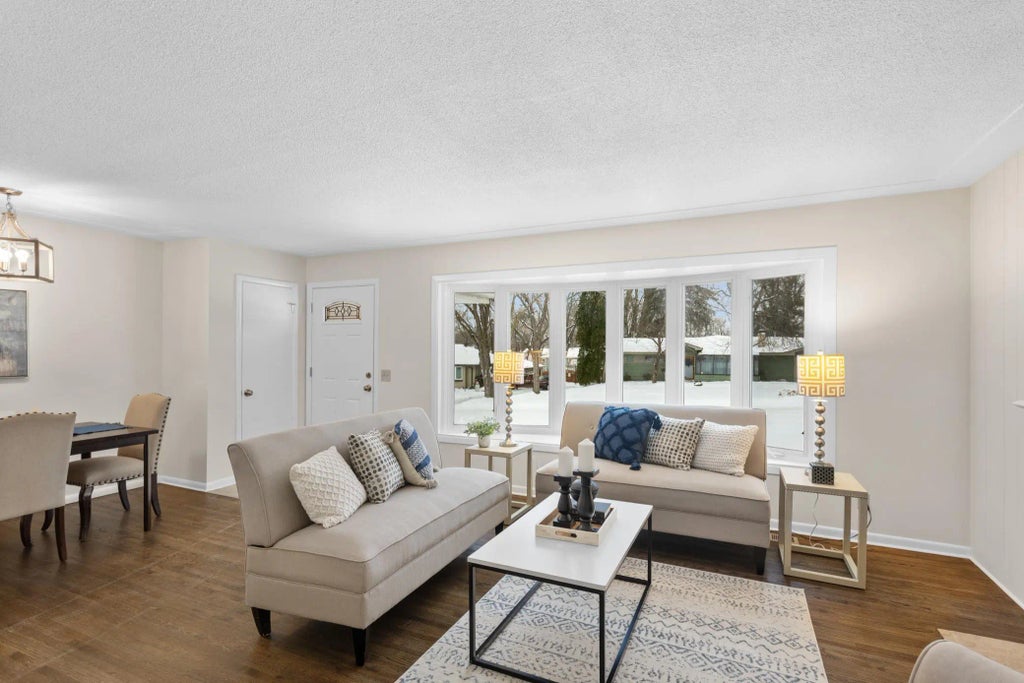 3933 Edgewood Avenue N, Crystal