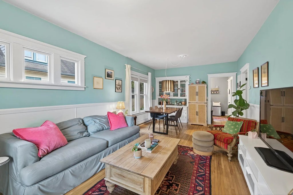 989 Barrett Street, Saint Paul