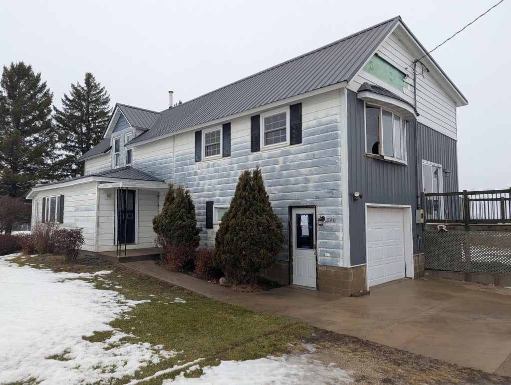 740 E Broadway, Plainview