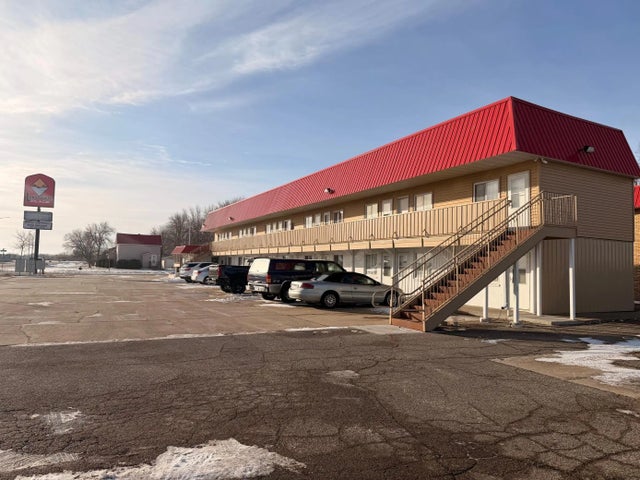 1923 Dover Street, Worthington