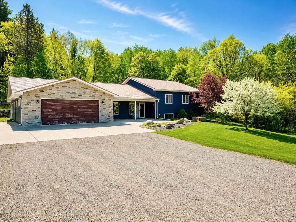 6828 Aurora Drive, Akeley