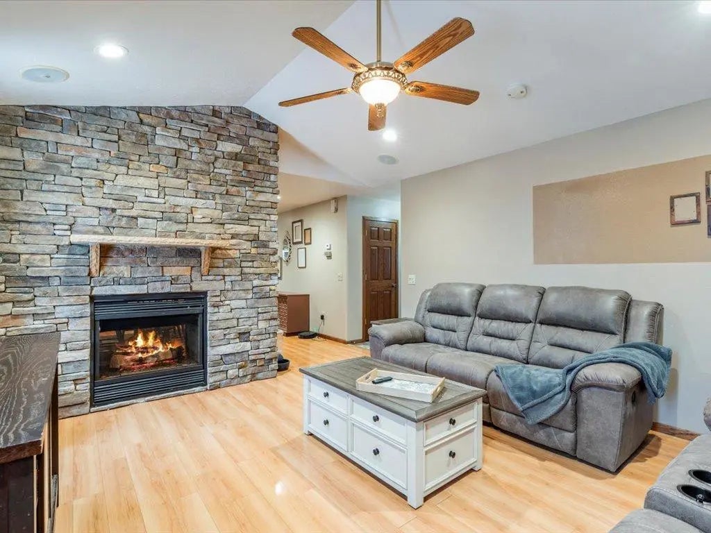 229 Wisconsin Avenue Sw, Staples