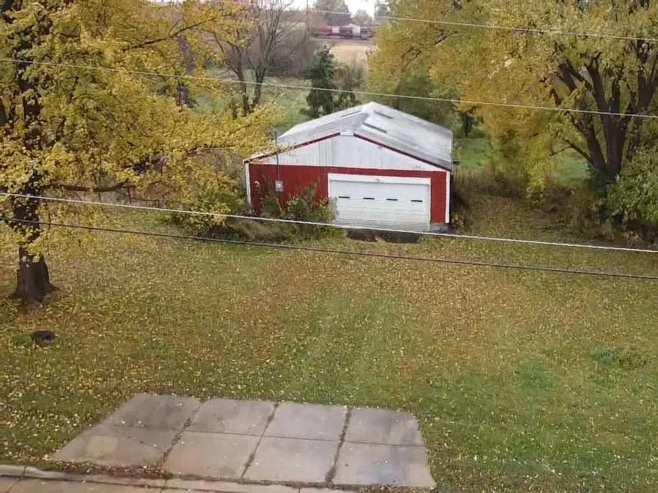 607 E Main Street, Dodge Center