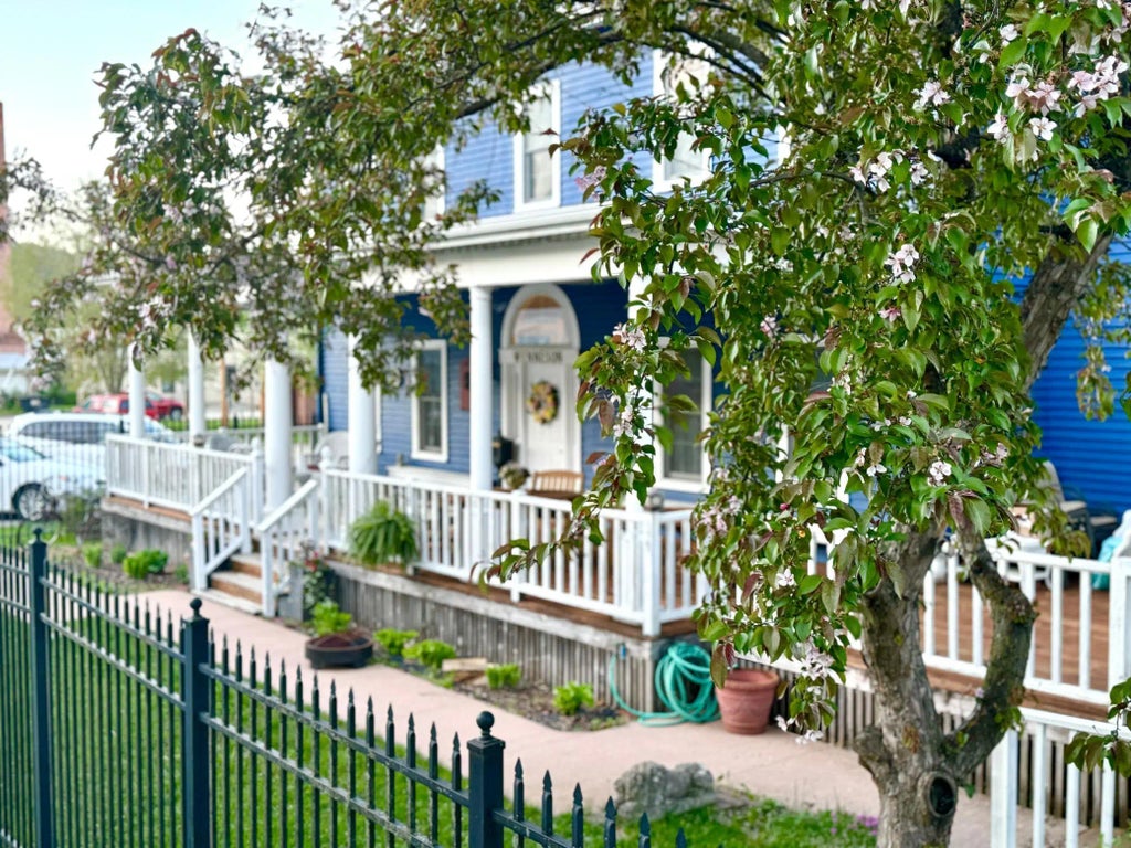 425 Prospect Street, Peterson