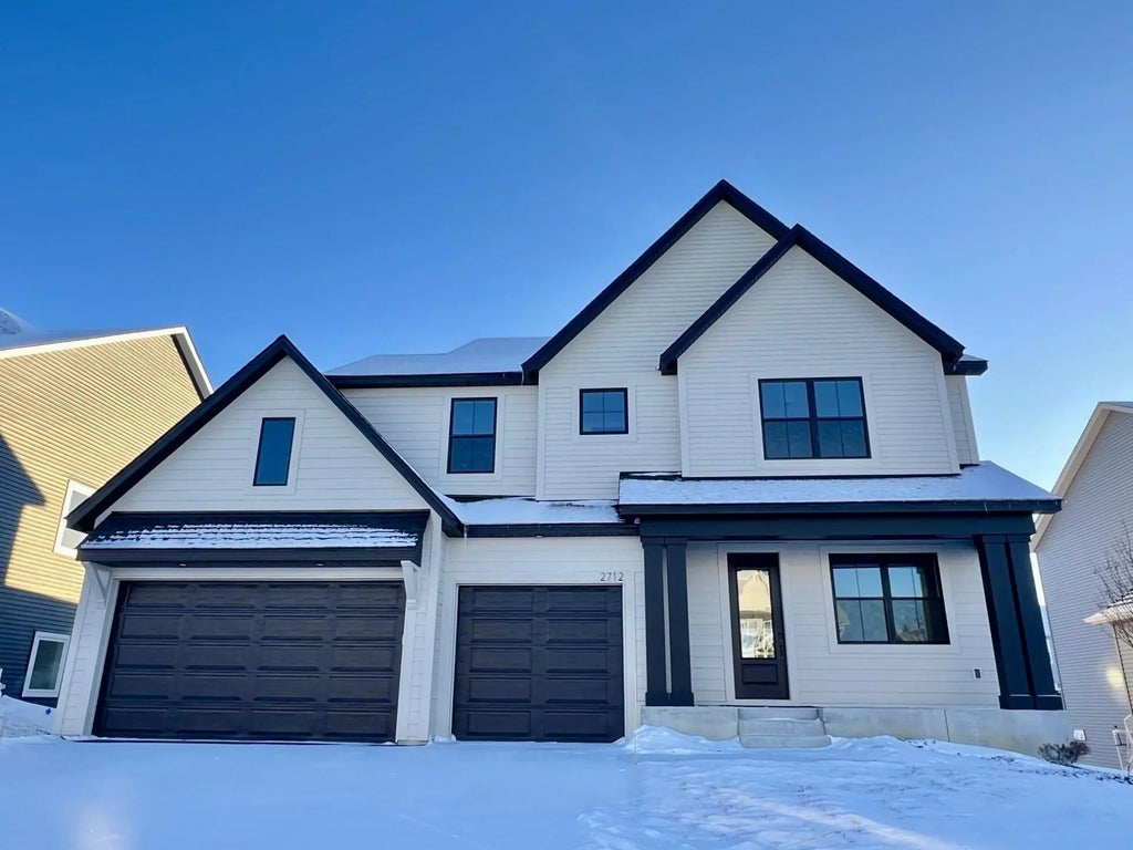 2712 Kensington Avenue Ne, St Michael