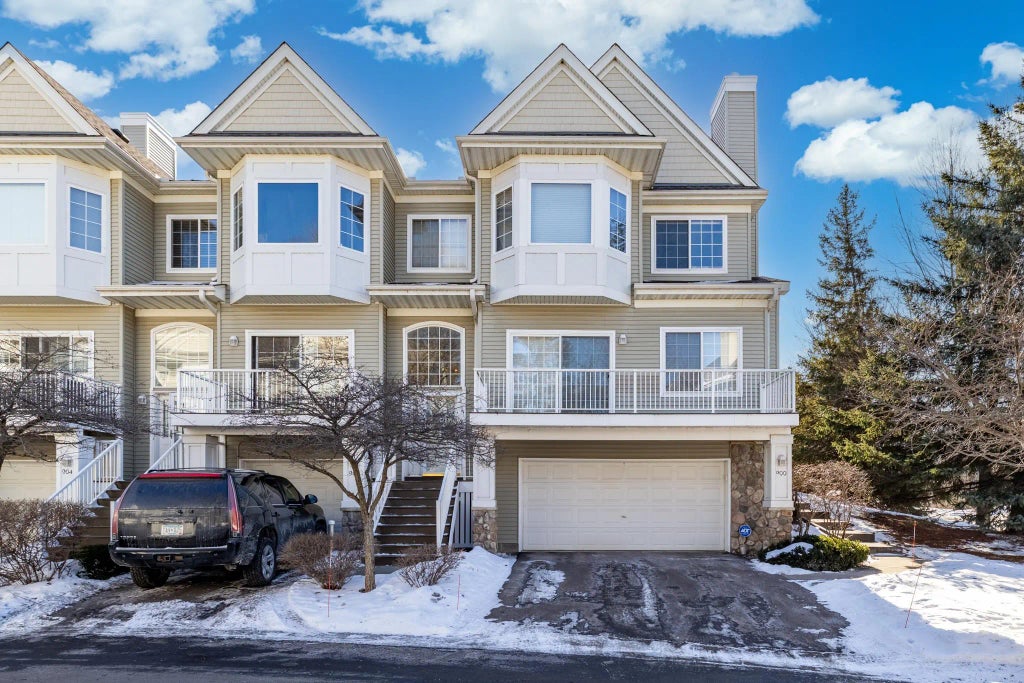 900 Fairfield Way, Hopkins