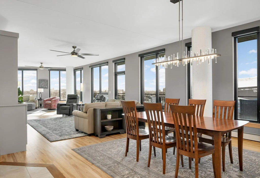 1240 S 2nd Street 1202, Minneapolis