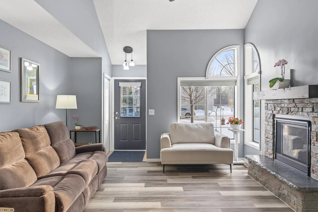 3808 Foss Road 1, Saint Anthony