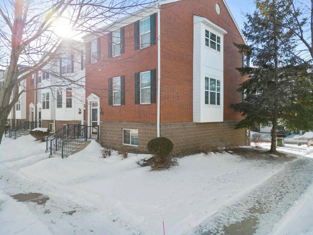 6760 158th Street W, Apple Valley