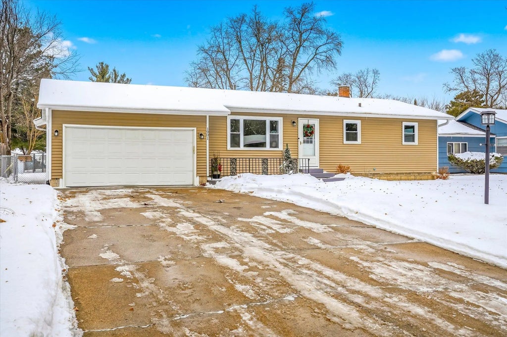 1901 Stowe Avenue, Arden Hills