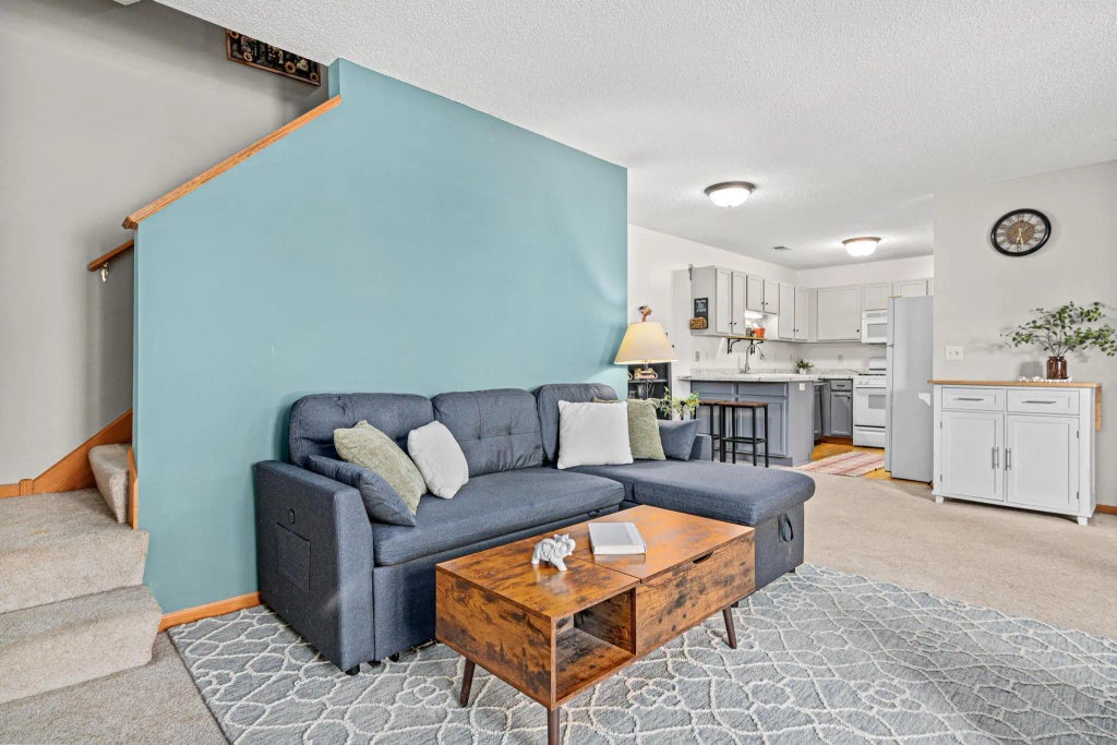 1109 Primrose Lane, Waconia