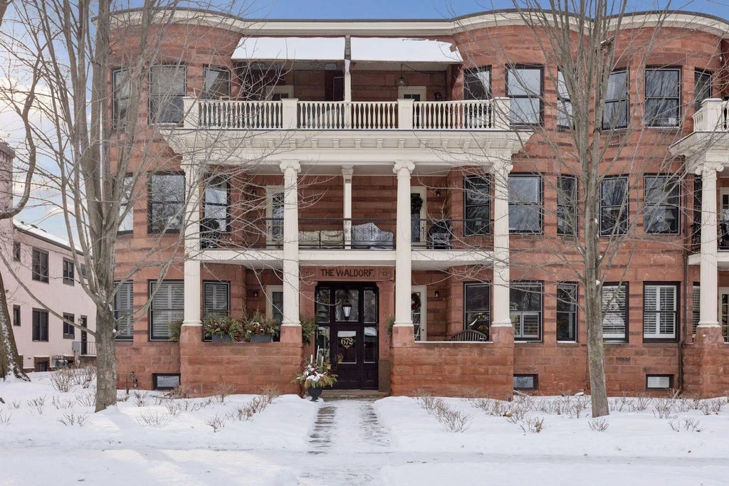 672 Summit Avenue 102, St Paul