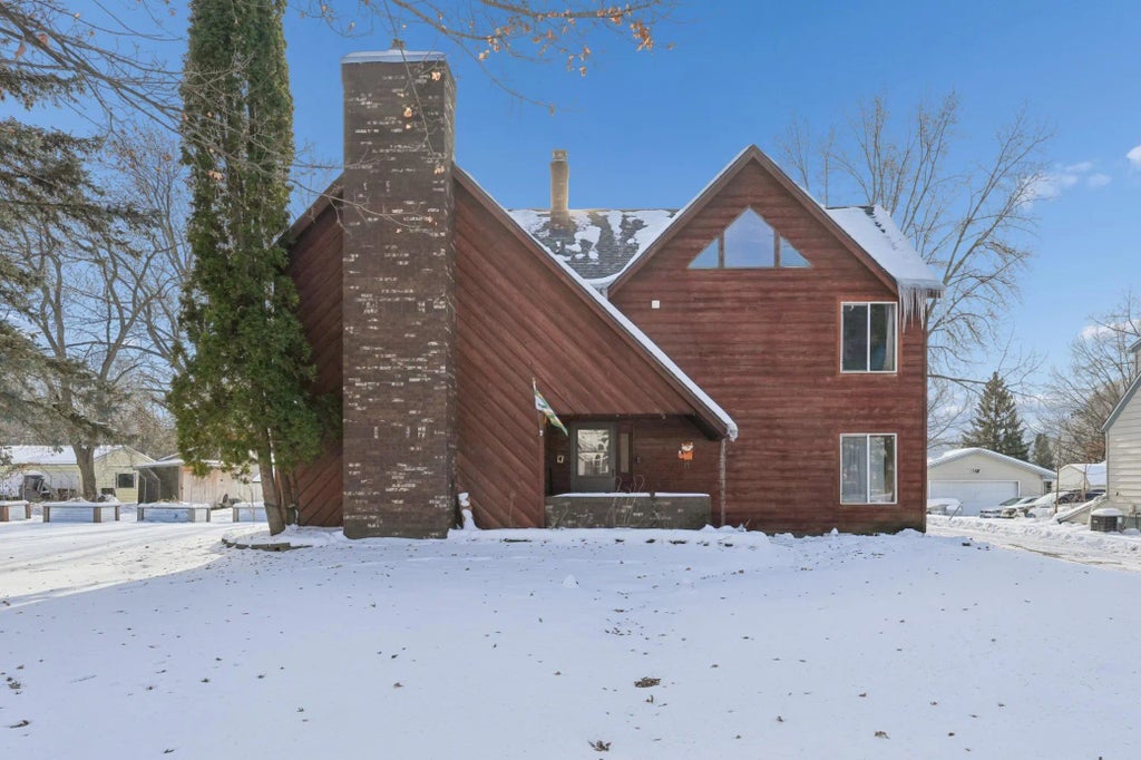 202 W Warren Street, Roberts