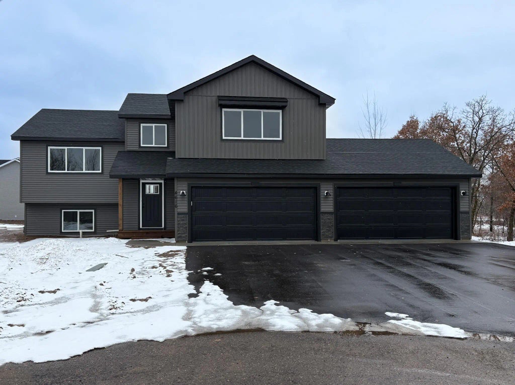 8733 90th Avenue, Milaca