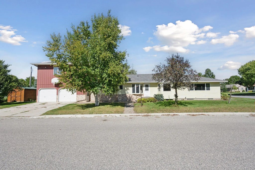 612 S 11th Street, Olivia