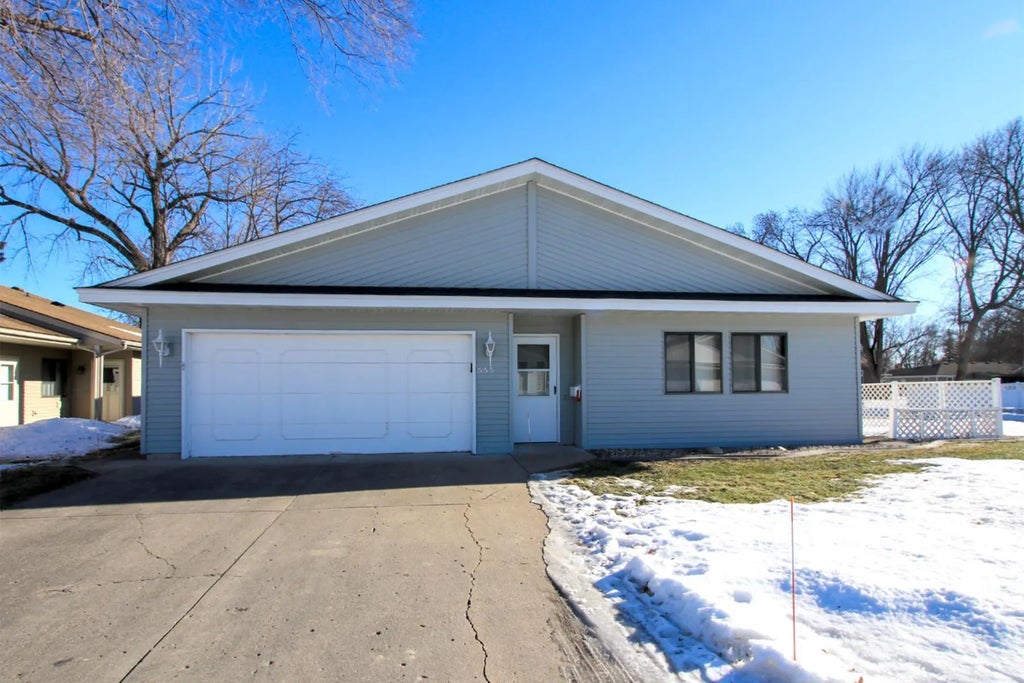 555 Graham Street Sw, Hutchinson