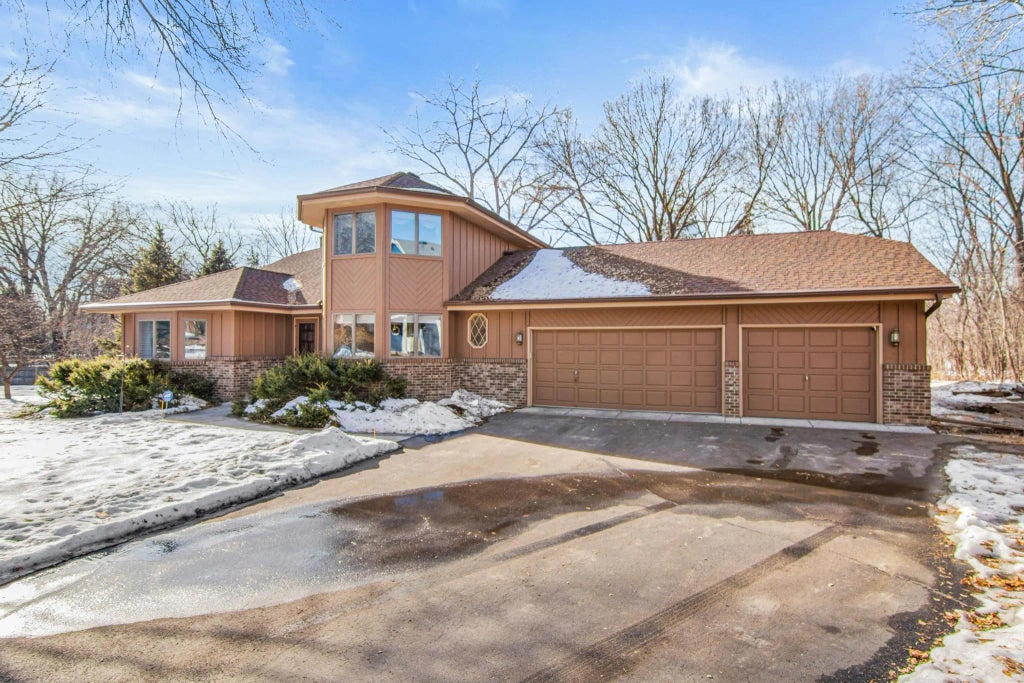 11010 40th Place N, Plymouth