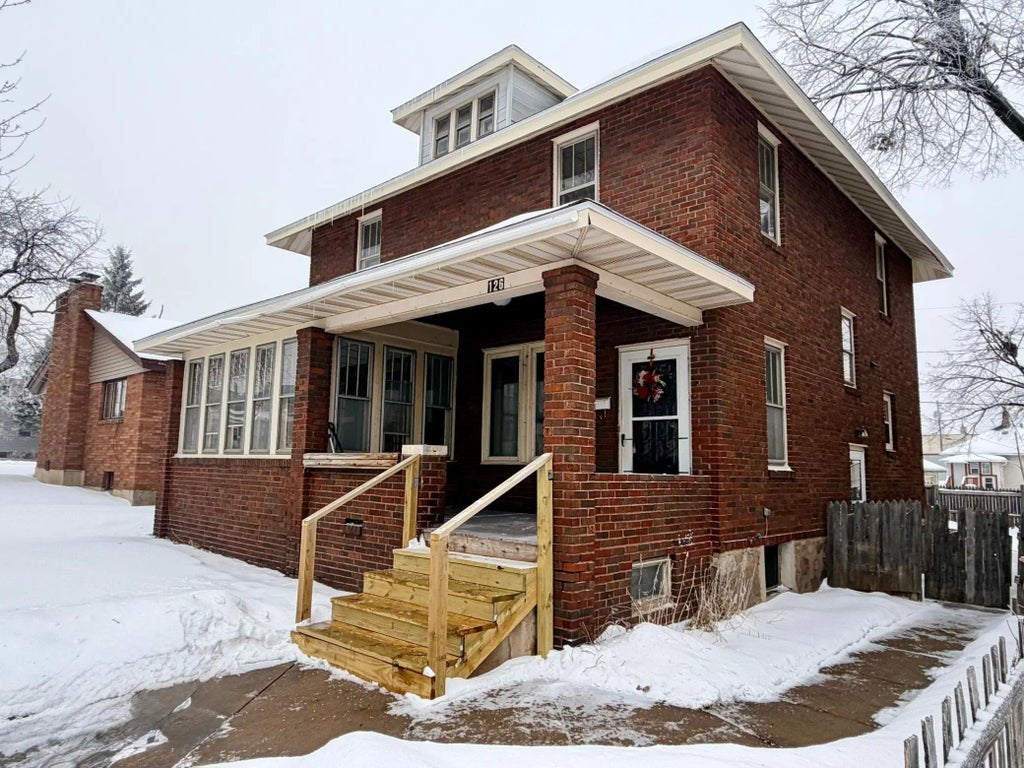 126 2nd Street Sw, Chisholm