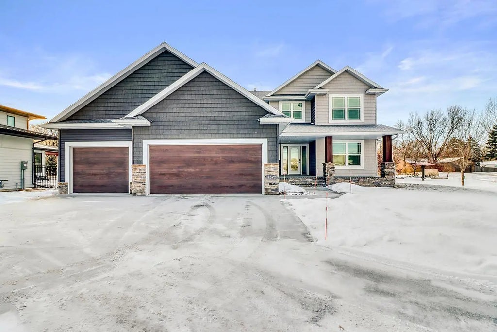 3521 Grandwood Drive N, Fargo