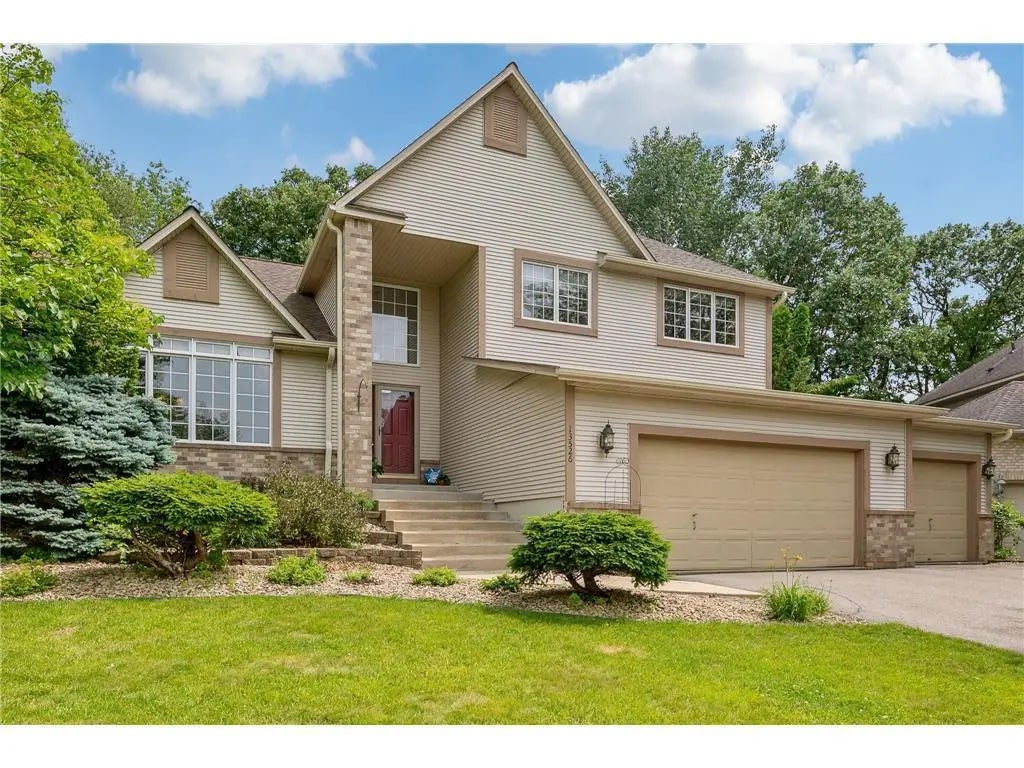 13526 Daisy Court, Rosemount