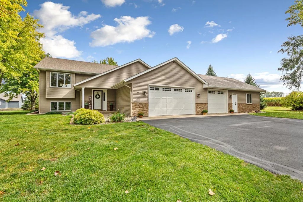 95 Evergreen Court, Madison Lake