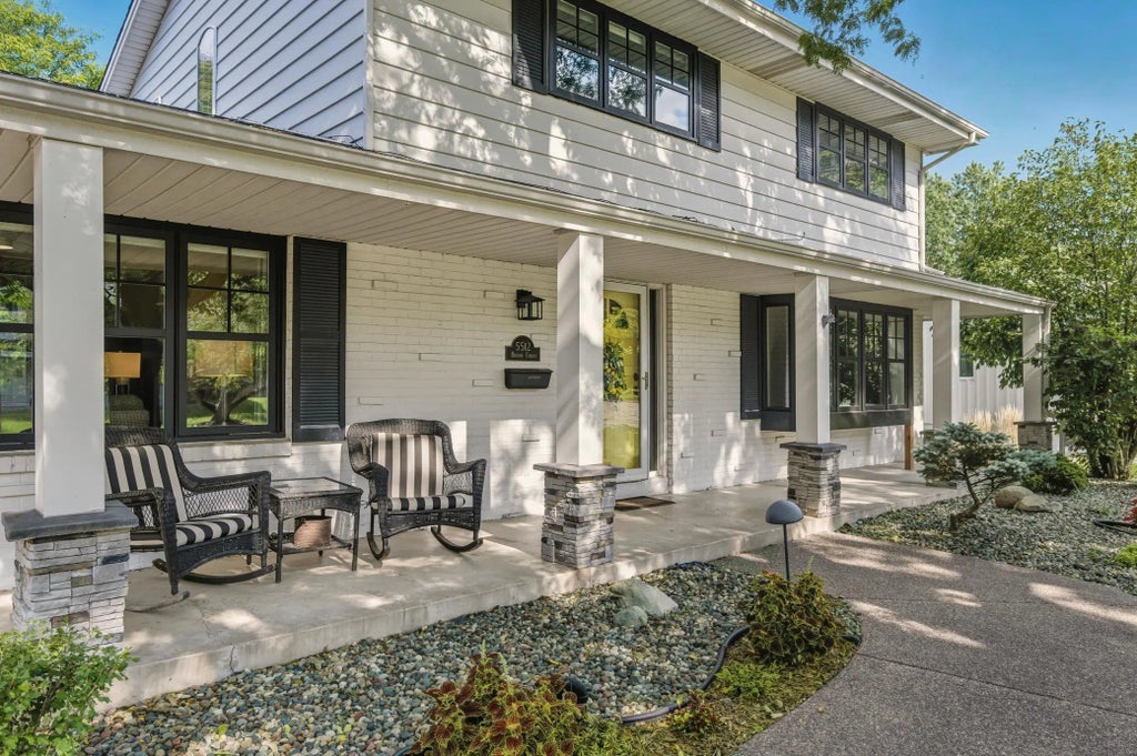 5512 Hillside Court, Edina