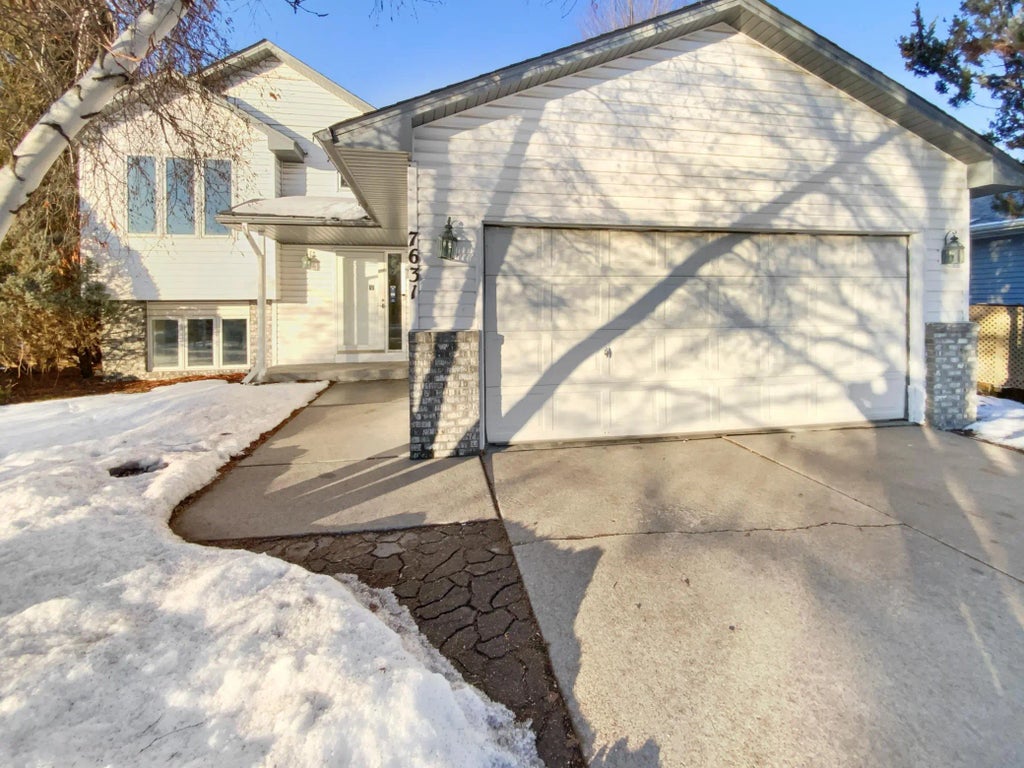 7631 Homestead Court S, Cottage Grove