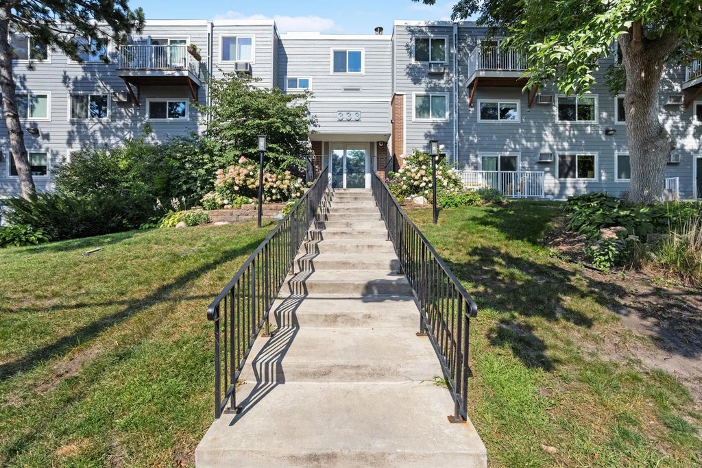 333 8th Street Se 305, Minneapolis