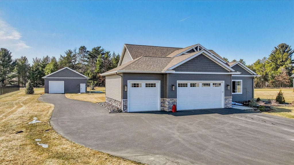 S8714 Mertinke Landing, Eleva