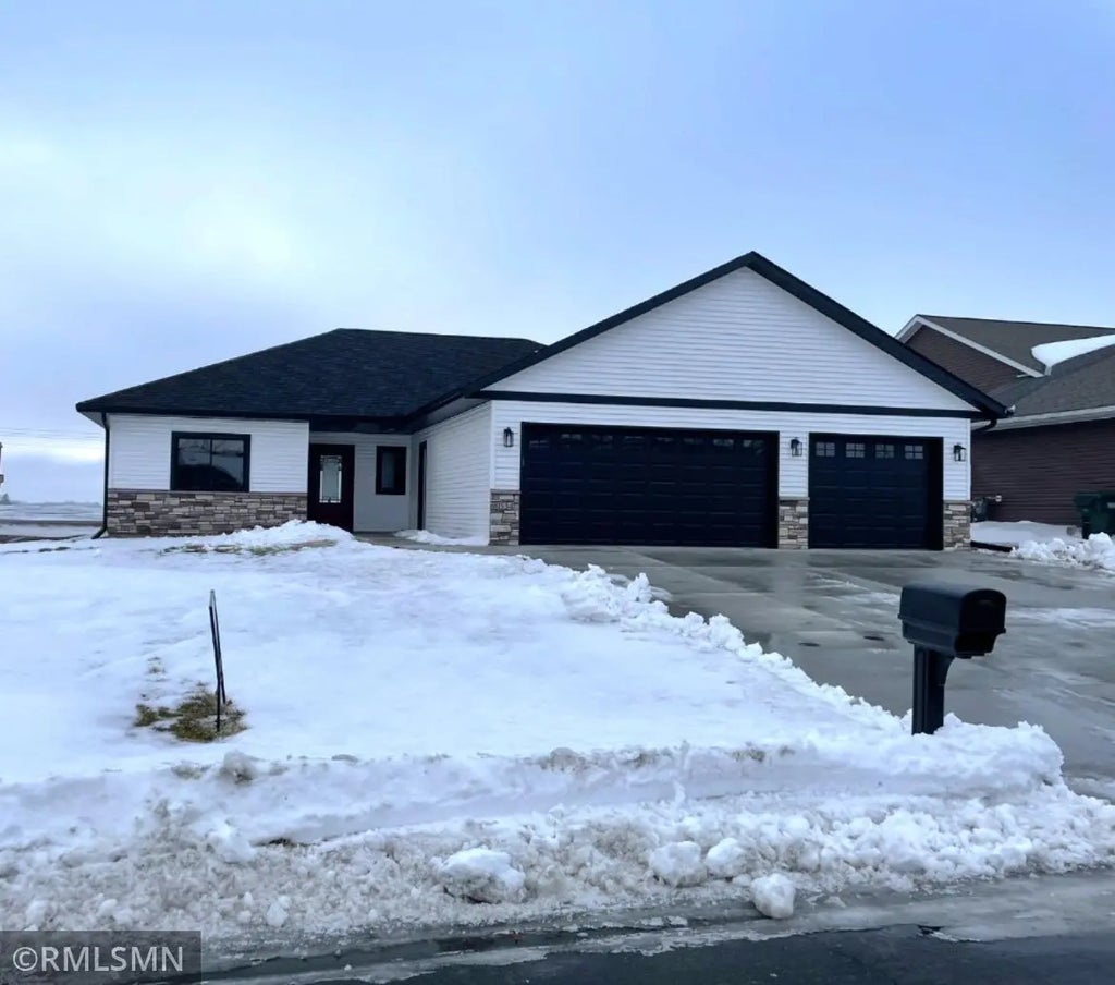 1534 9th Avenue Sw, Hutchinson