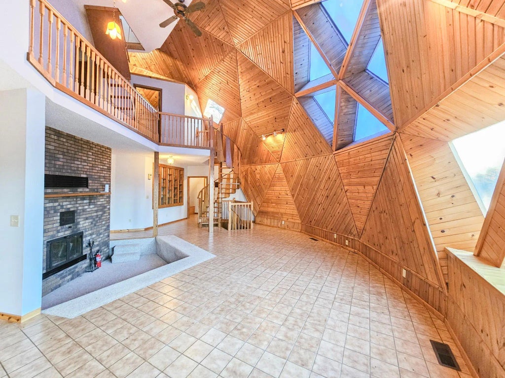 33285 Ocean Avenue, Redwood Falls