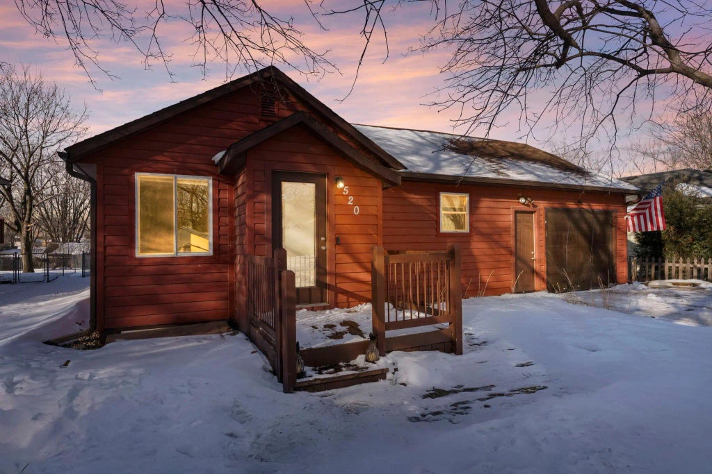 520 Barrett Street S, Winsted