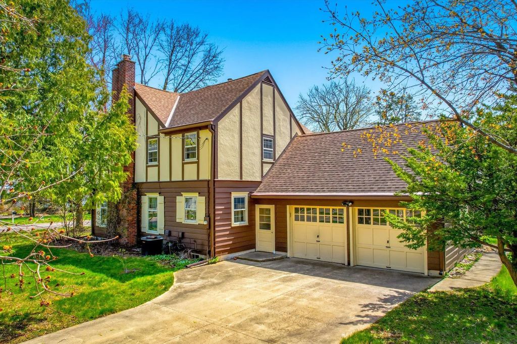 1027 Cedar Avenue, Albert Lea