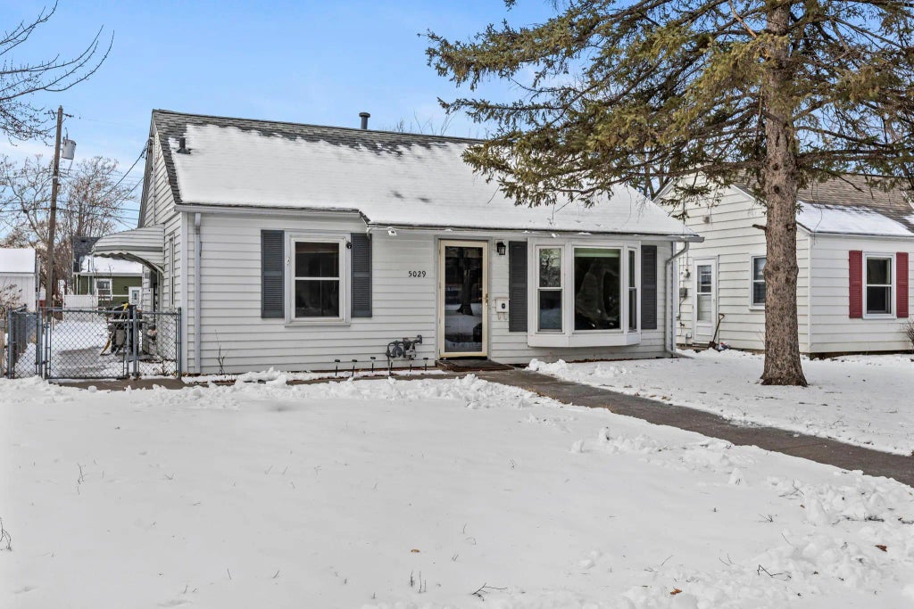 5029 Dupont Avenue N, Minneapolis