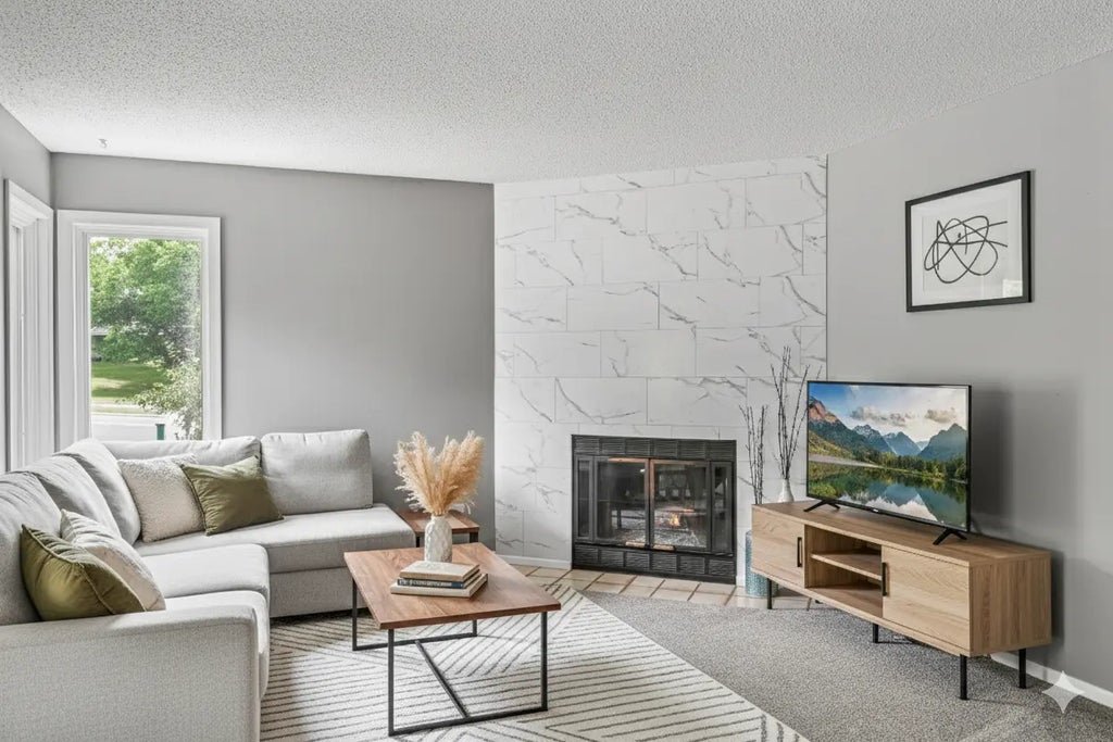 8019 Xerxes Avenue S 202, Bloomington