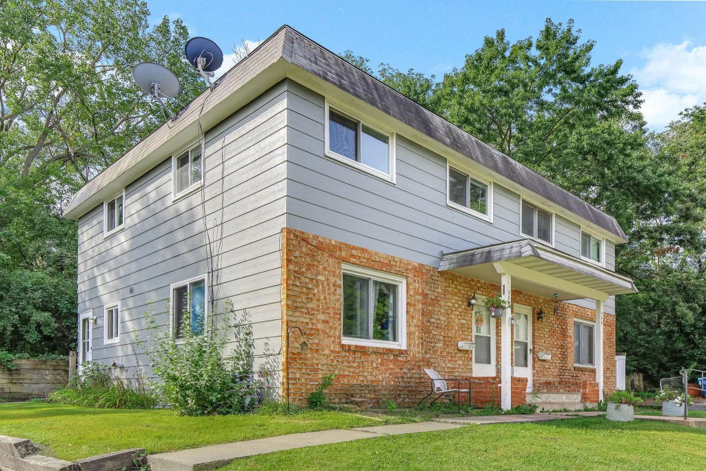 508 Shadyside Circle, Hopkins