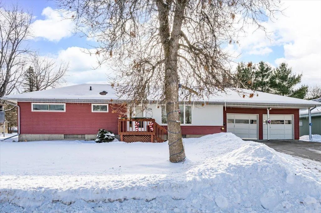 236 Wyandotte Road, Hoyt Lakes
