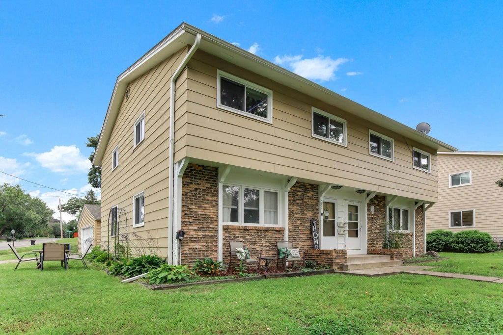 514 Shadyside Circle, Hopkins