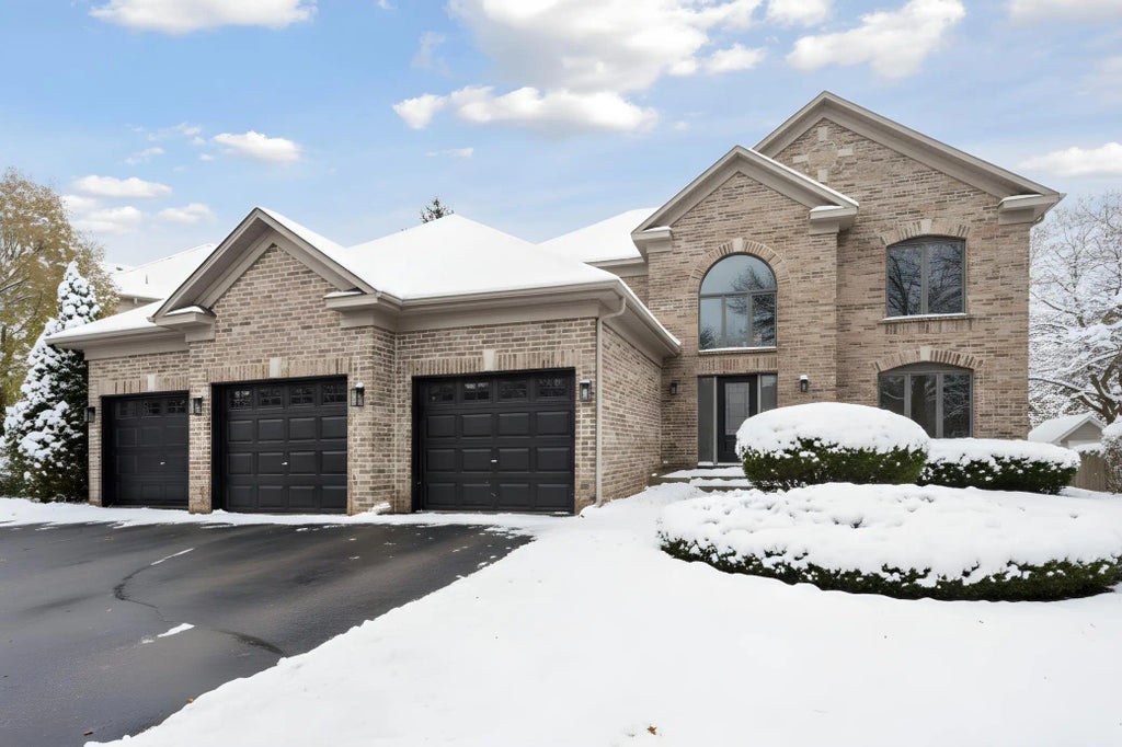 639 Carver Bluffs Parkway, Carver