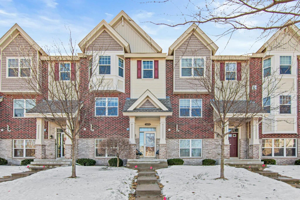 11875 Emery Village Drive N 2503, Champlin