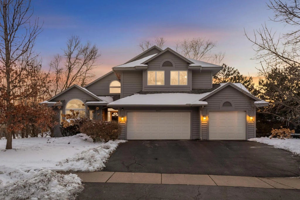 8827 Flesher Circle, Eden Prairie