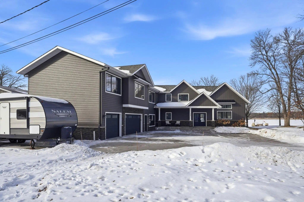 309 Chinook Avenue Sw, Avon