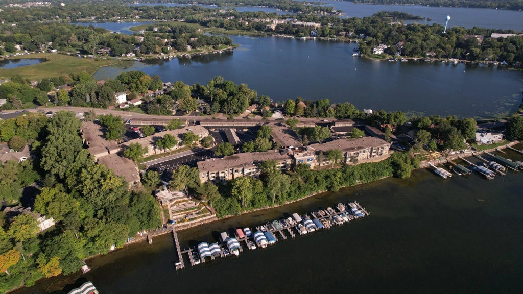 4387 Wilshire Boulevard 307, Mound