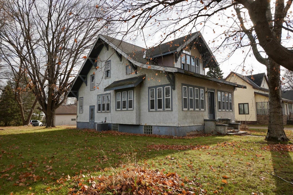 305 Main Street S, Atwater