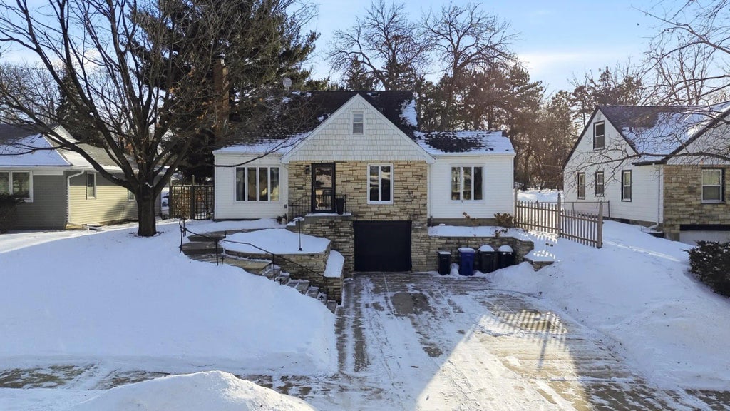 1866 Yorkshire Avenue, Saint Paul