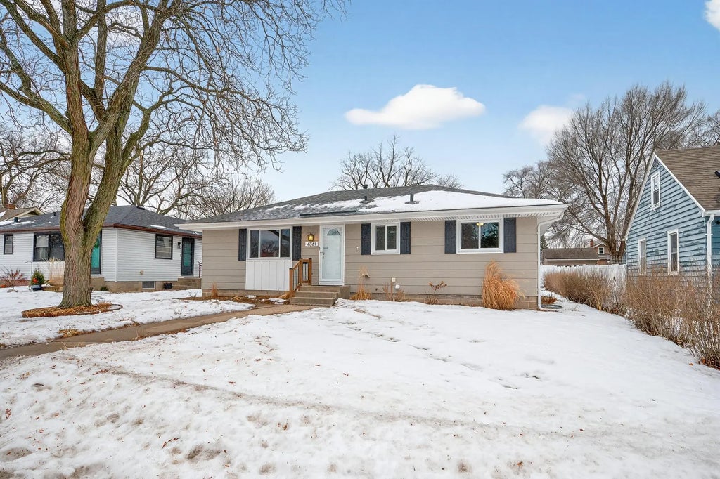 4361 Adair Avenue N, Crystal