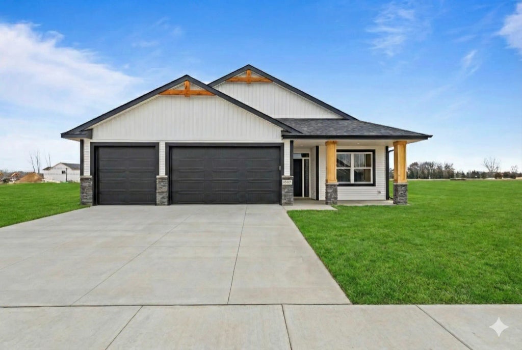 630 7th Avenue Ne, Isanti